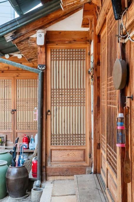 Namhyundang - Hanok Korean Traditional House Seúl Exterior foto